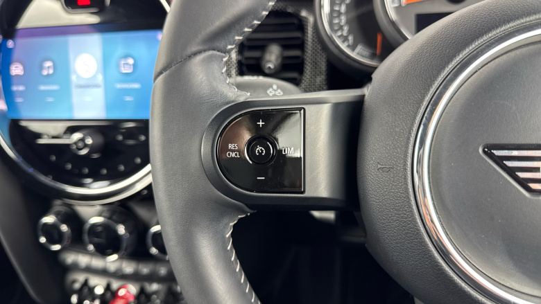 MINI Hatchback 1.5 Cooper Exclusive 3dr Auto Petrol Hatchback